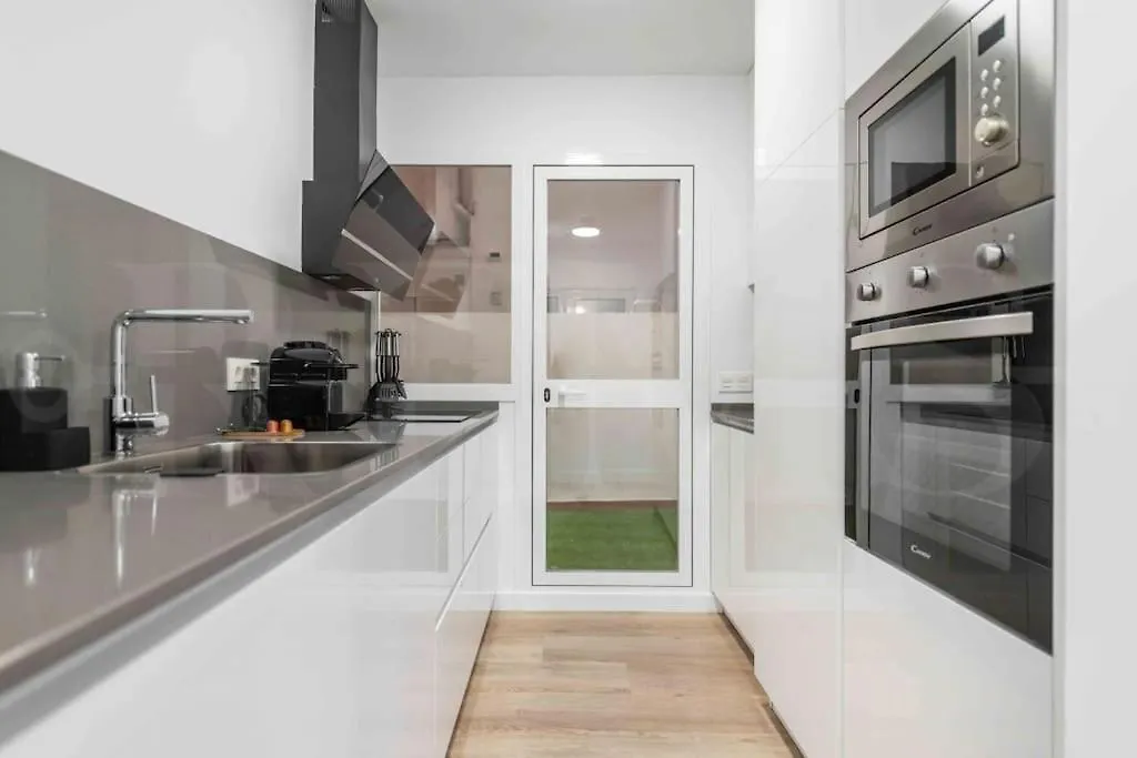 Bright And Modern Apartment By Rems Malaga