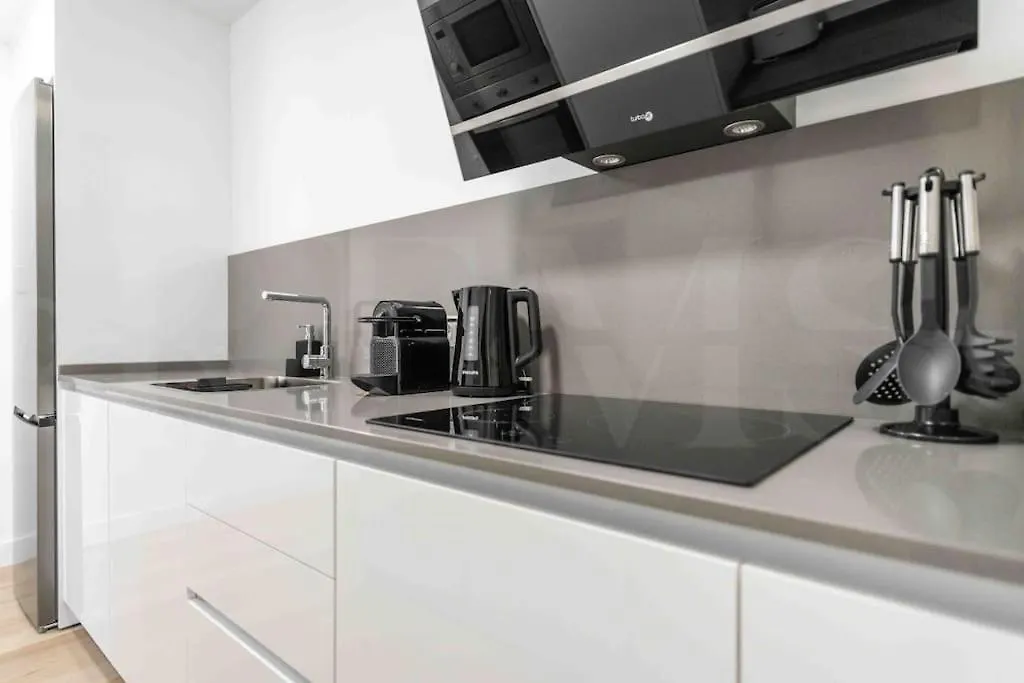 Bright And Modern Apartment By Rems Malaga
