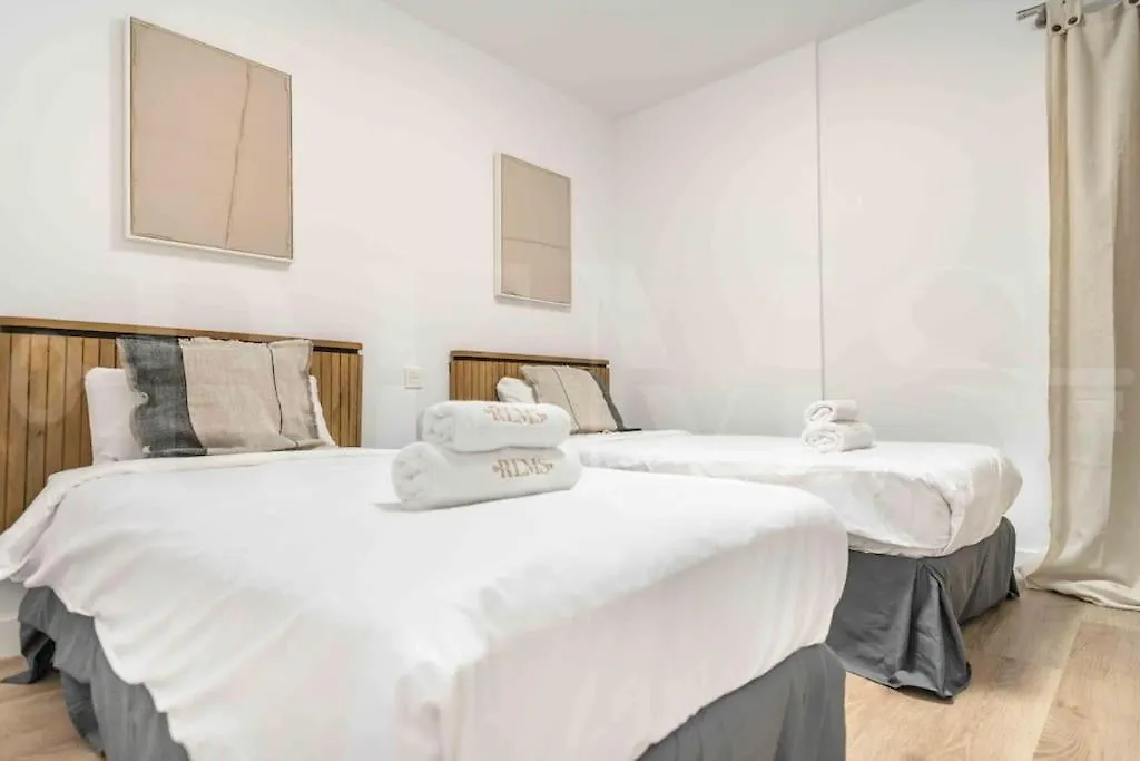 Bright And Modern Apartment By Rems Malaga